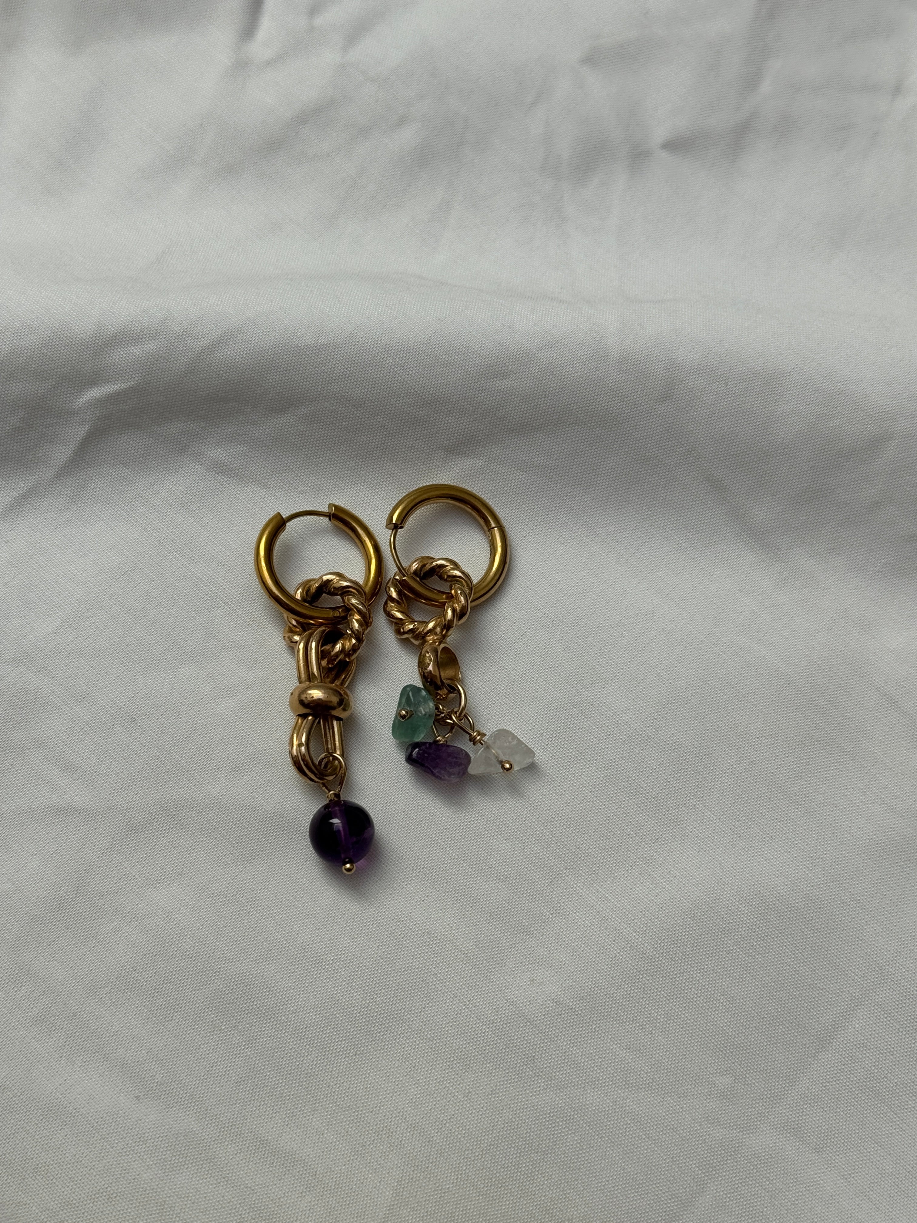 Mono créole dorée//chaîne & perles diverses