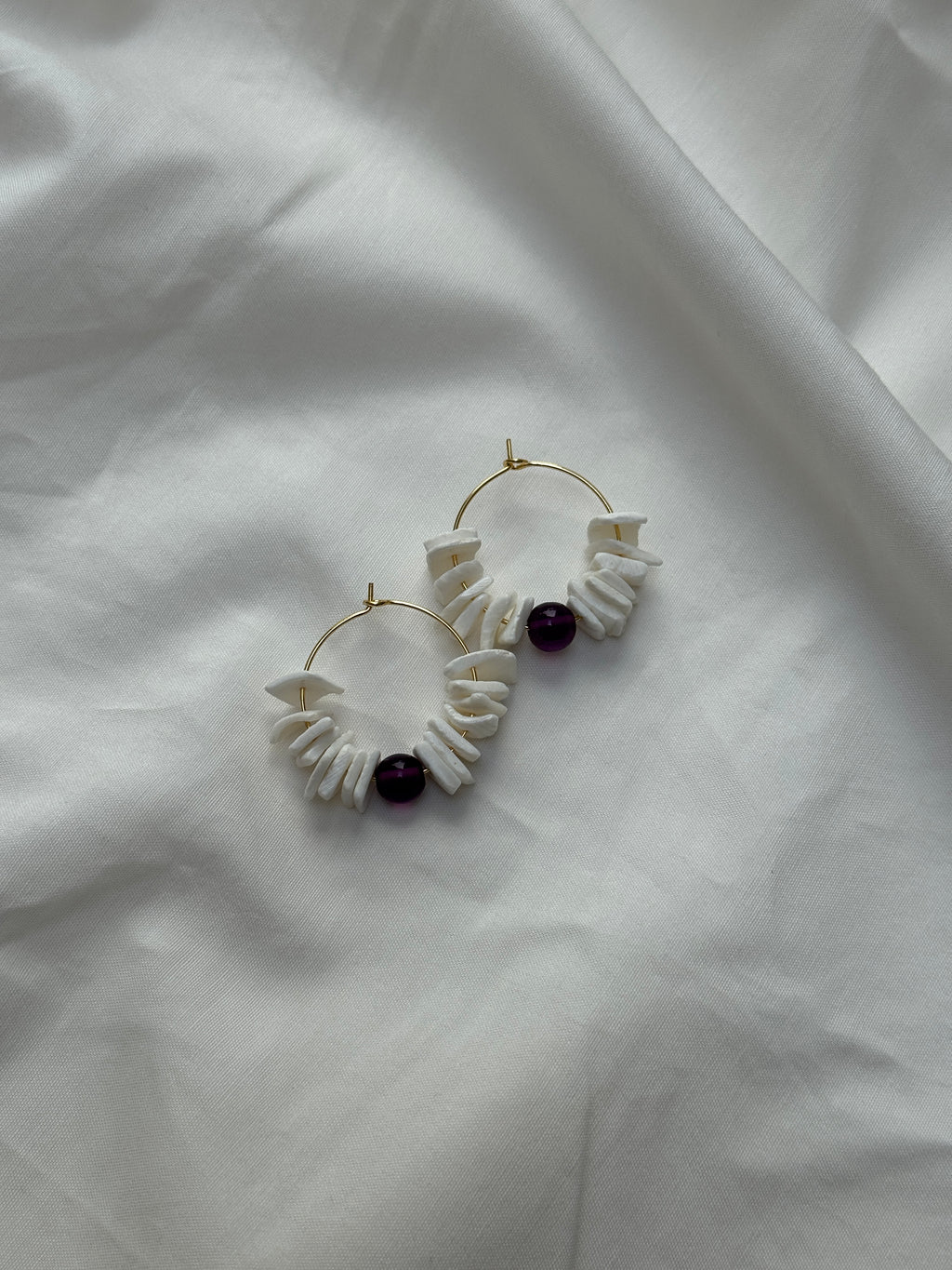Paire grandes créoles coquillages & perles d’améthyste