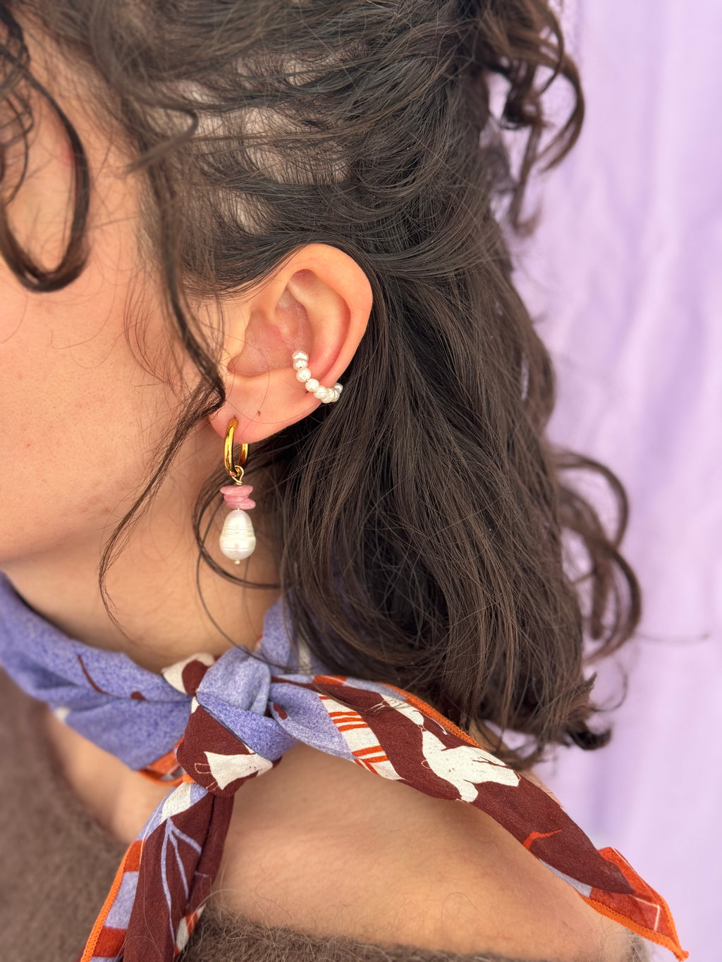 Paire petites créoles dorées & Quartz rose