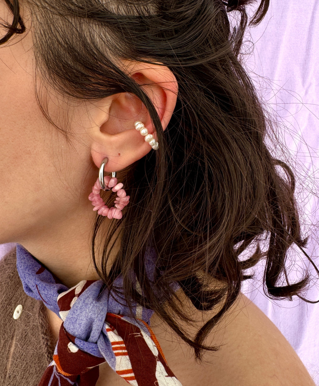 Paire petites créoles argentées & Quartz rose