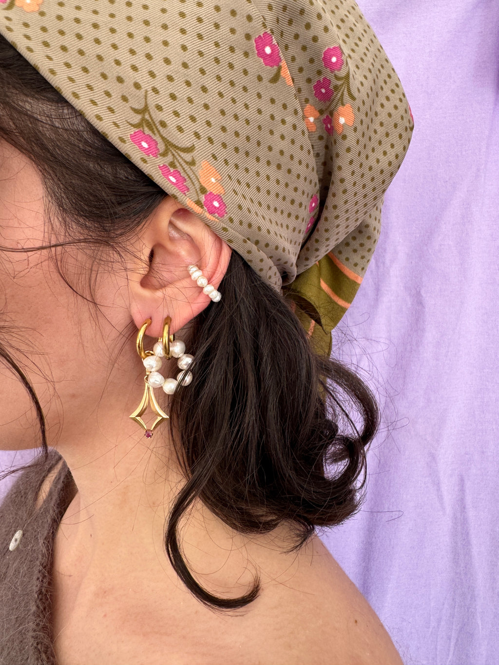 Mono créole dorée & pendentif strass grenade