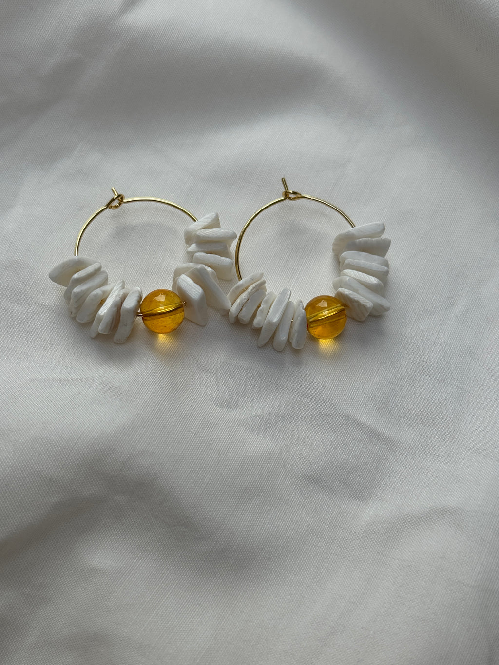 Paire grandes créoles coquillages & perles de citrine