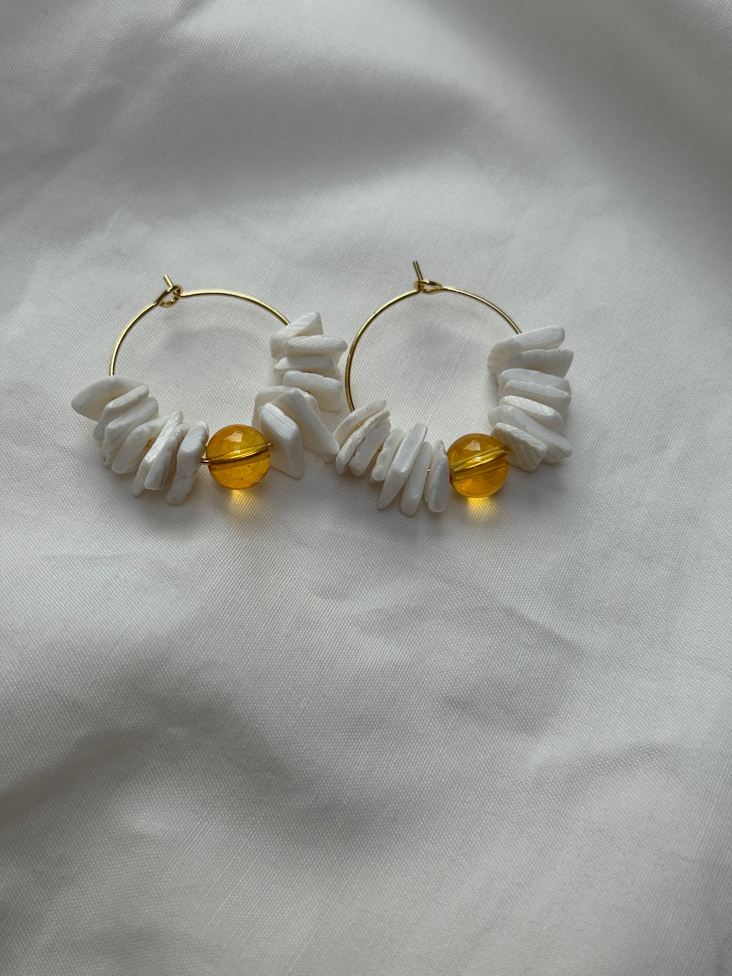 Paire grandes créoles coquillages & perles de citrine