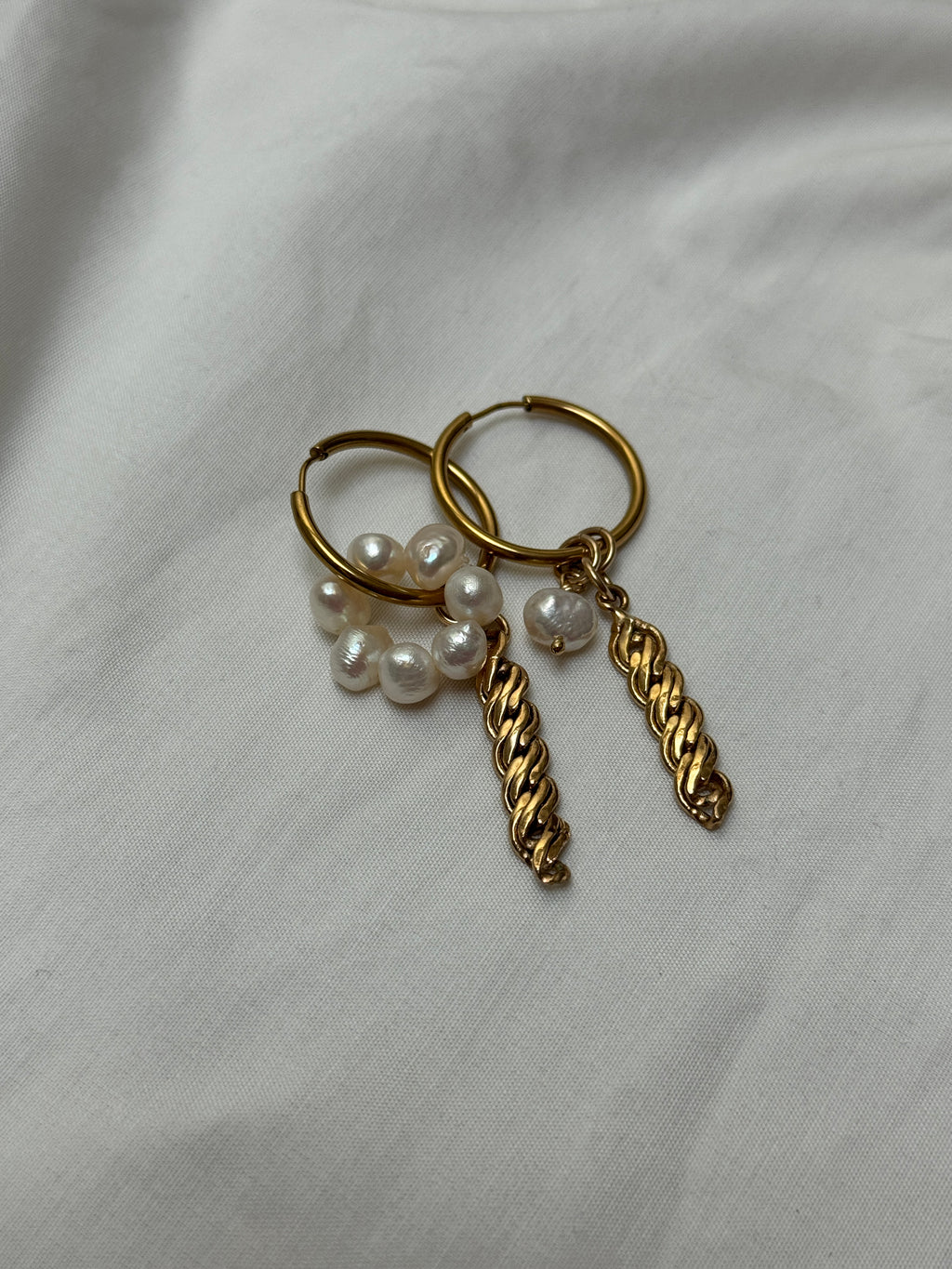 Paire grandes créoles dorées #4