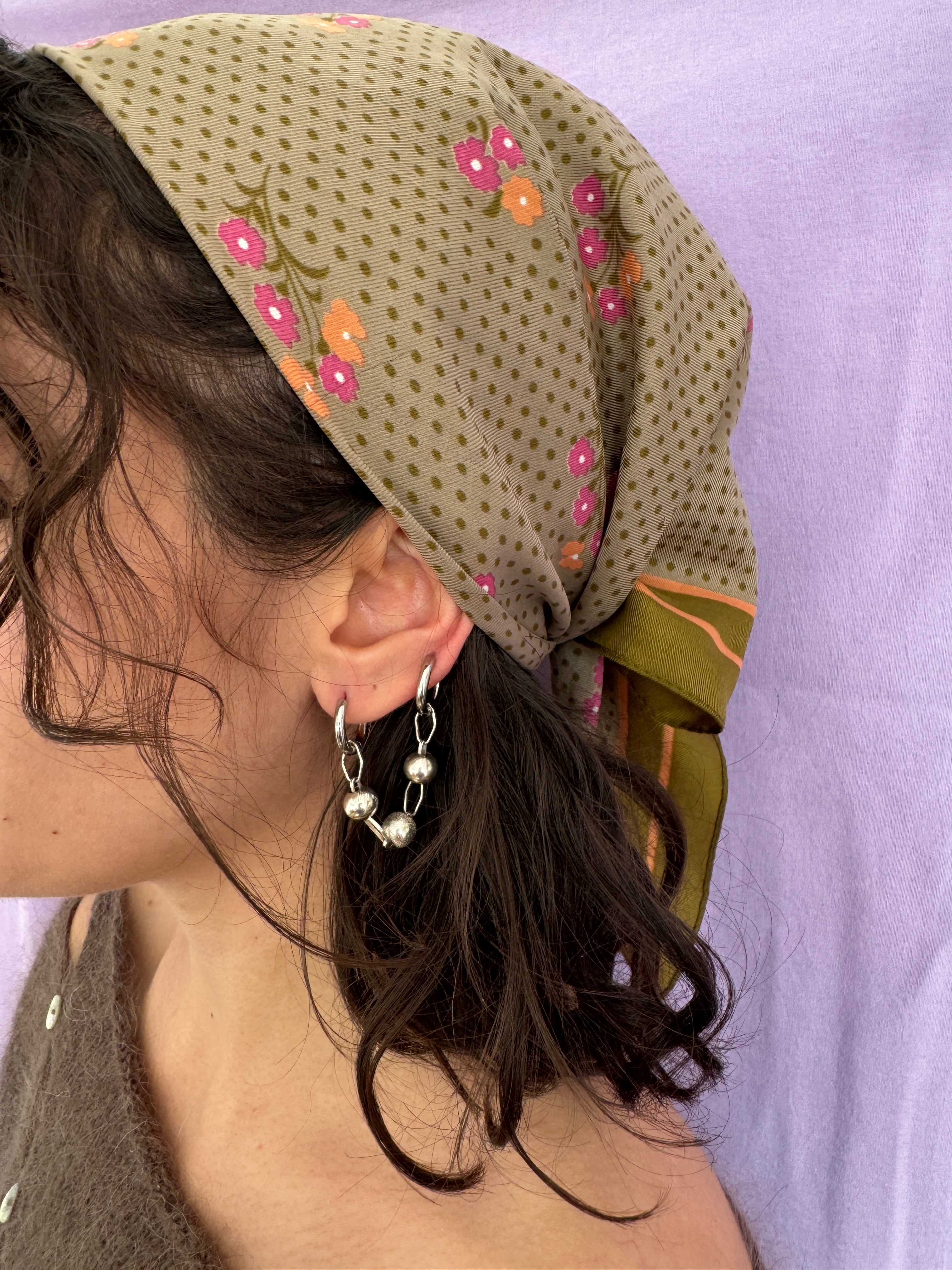 Double créoles//chaîne boules argentées