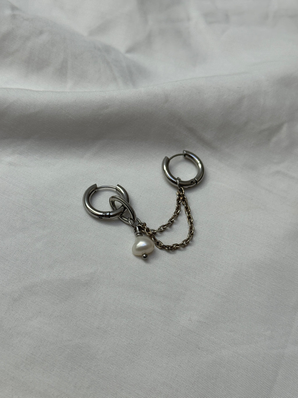 Double créoles//chaînes fines argentées & perle