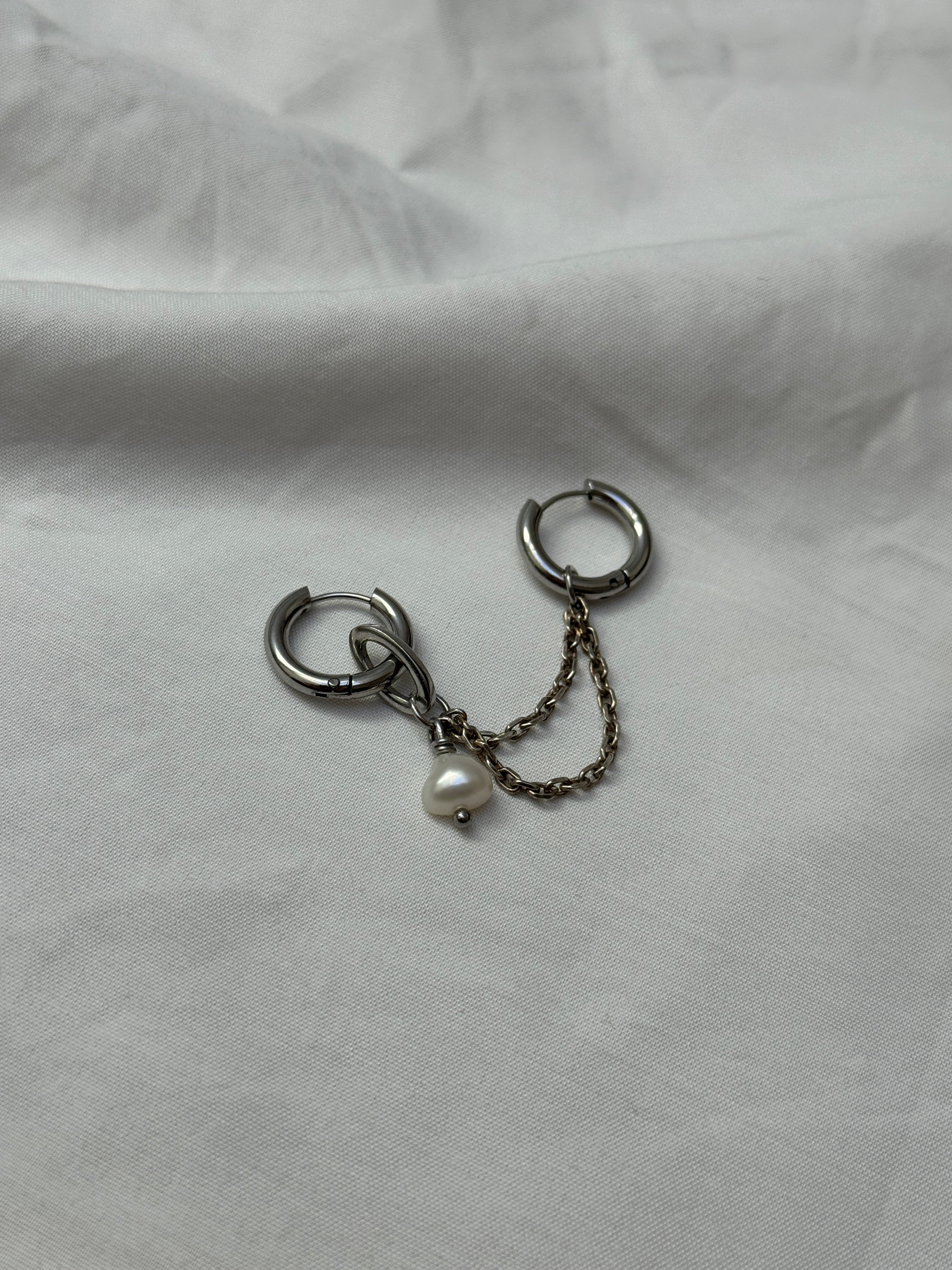 Double créoles//chaînes fines argentées & perle