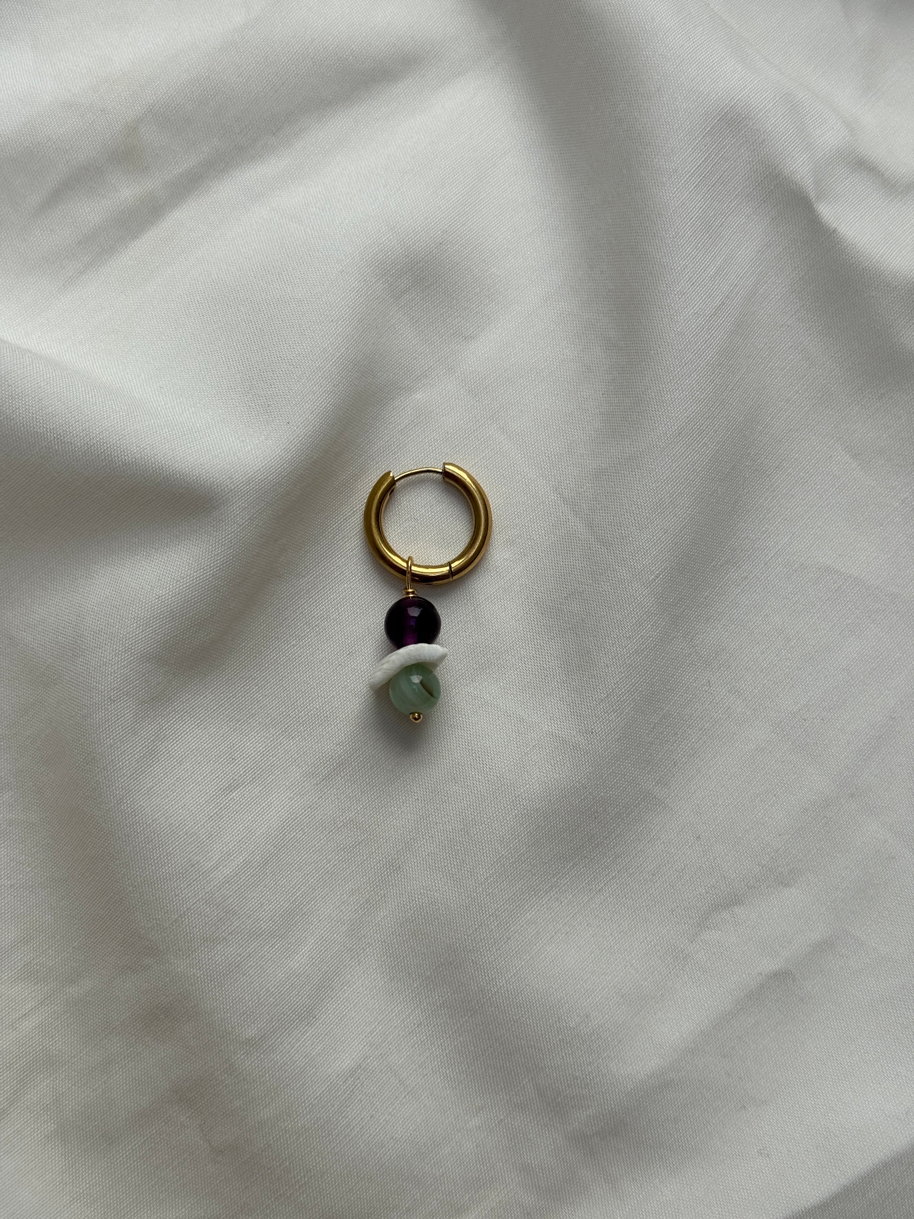 Mono créole dorée perle de jaspe vert, d’améthyste & coquillage #2