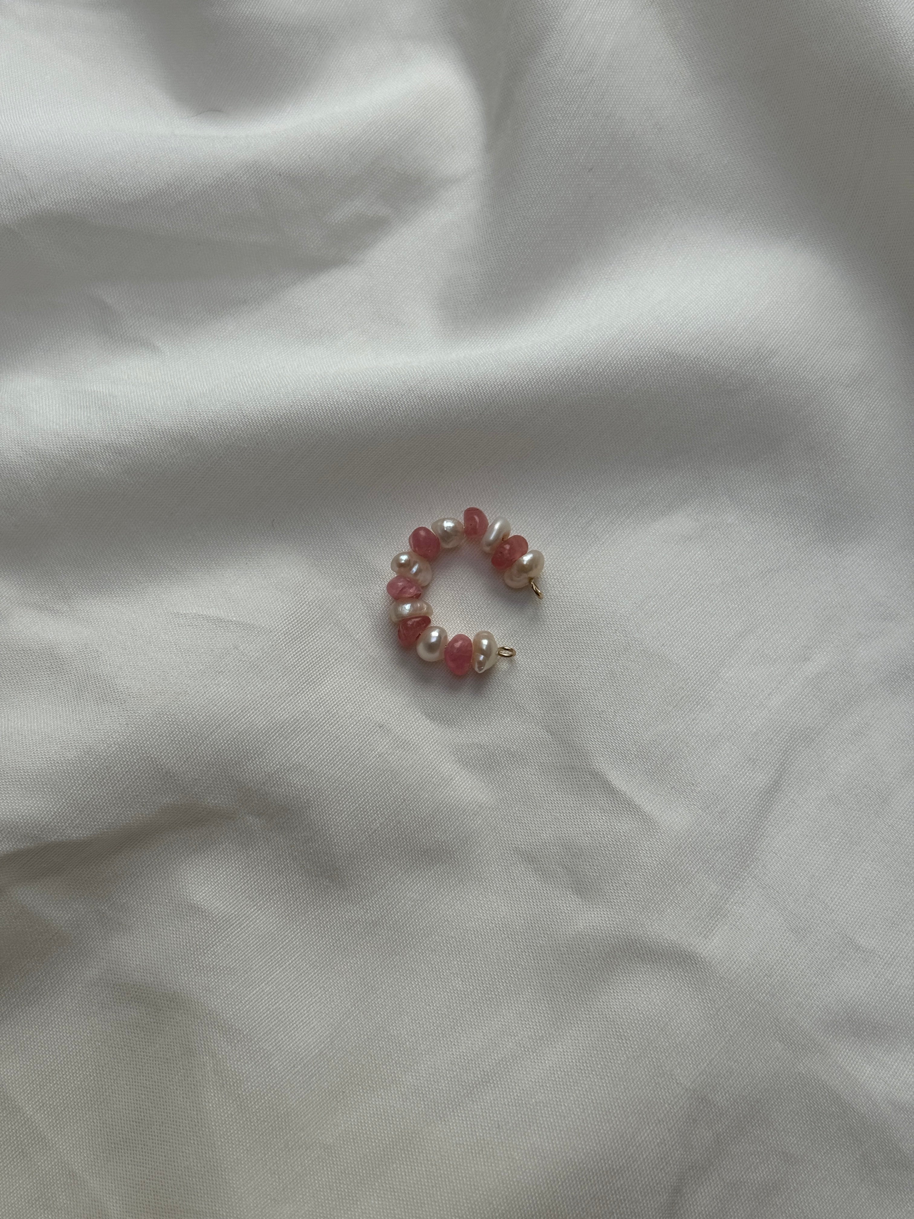 Earcuff perle d’eau douce & Quartz rose