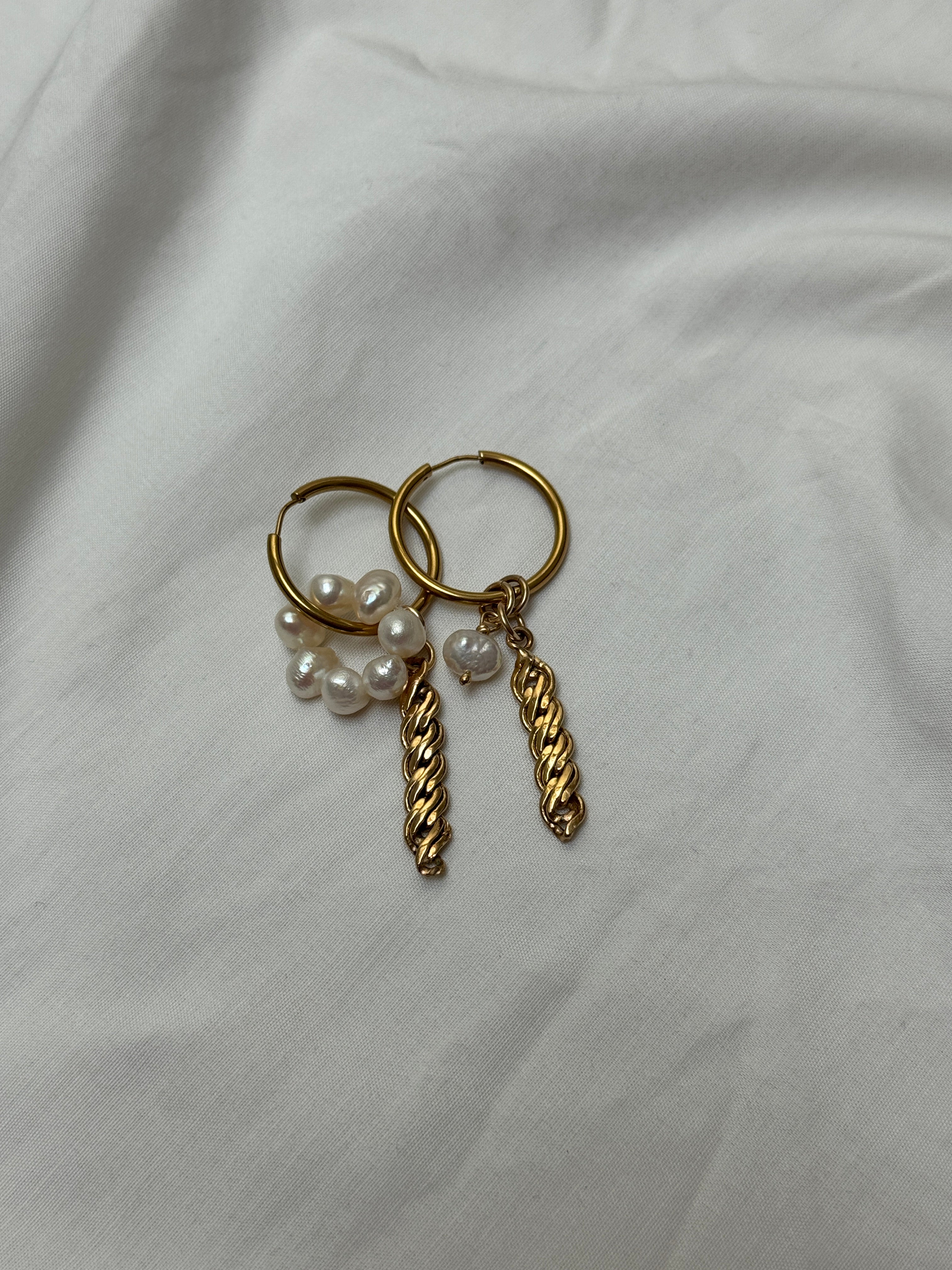 Paire grandes créoles dorées #4