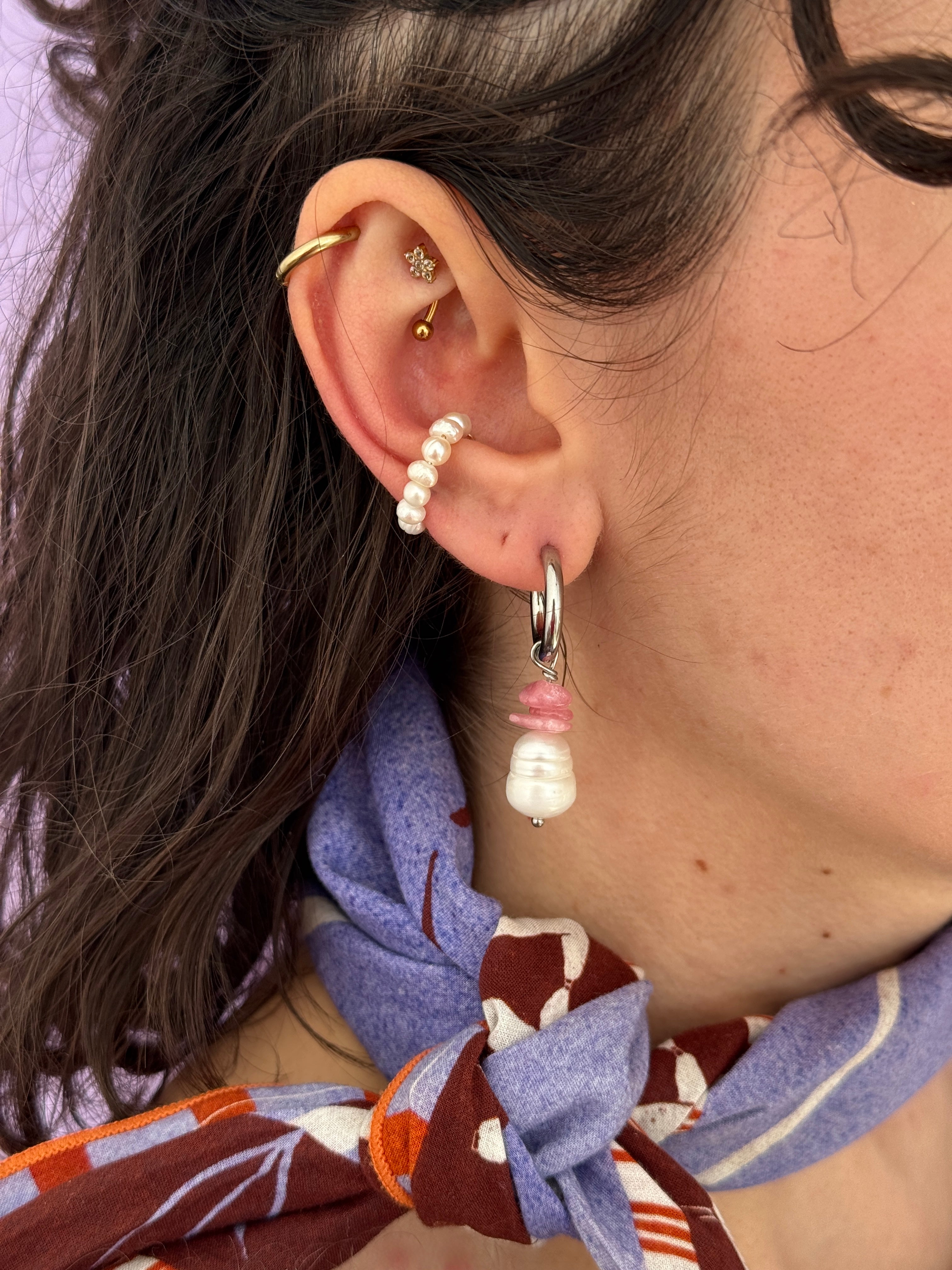 Paire petites créoles argentées & Quartz rose