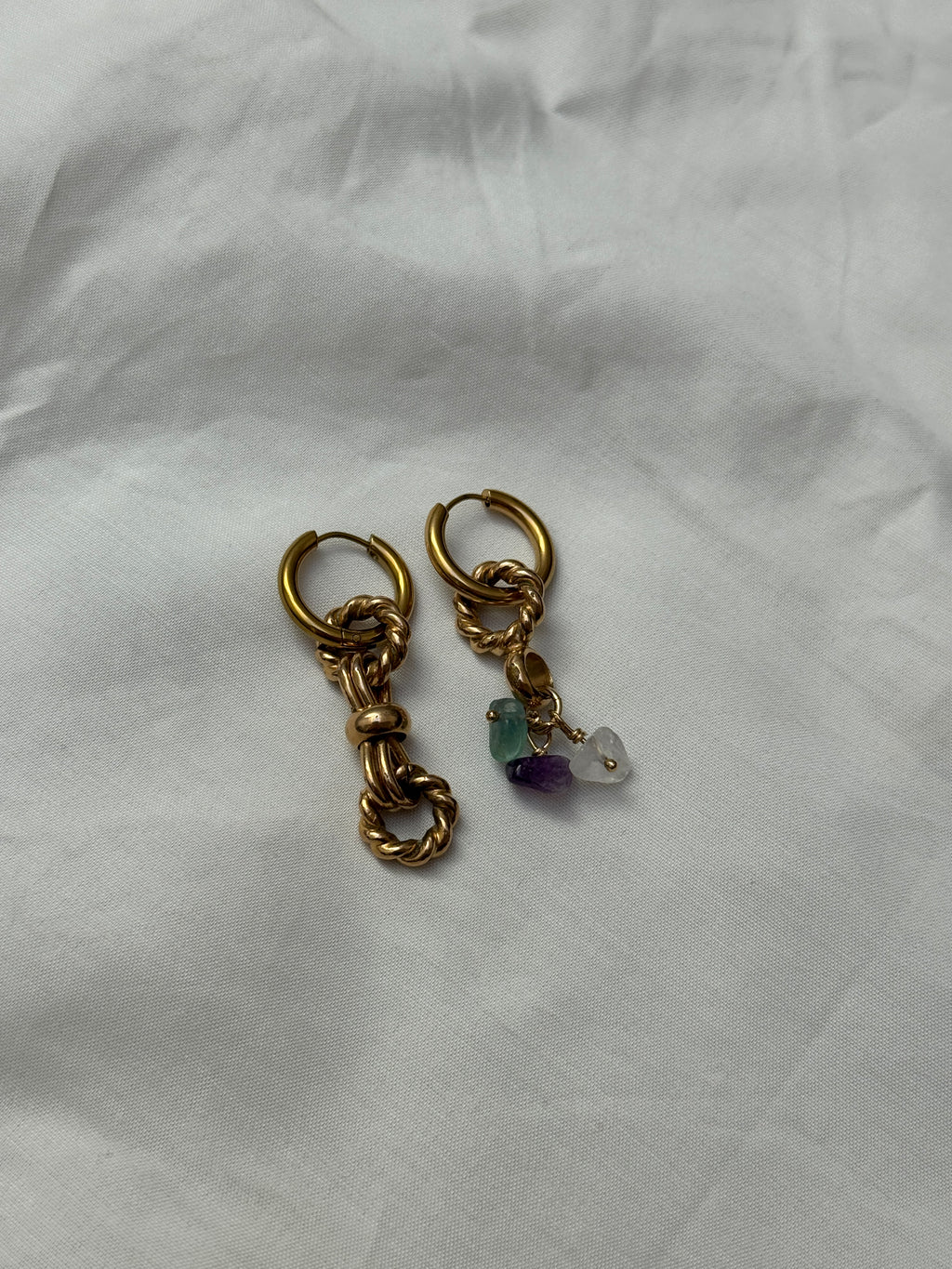 Mono créole dorée//chaîne & perles diverses