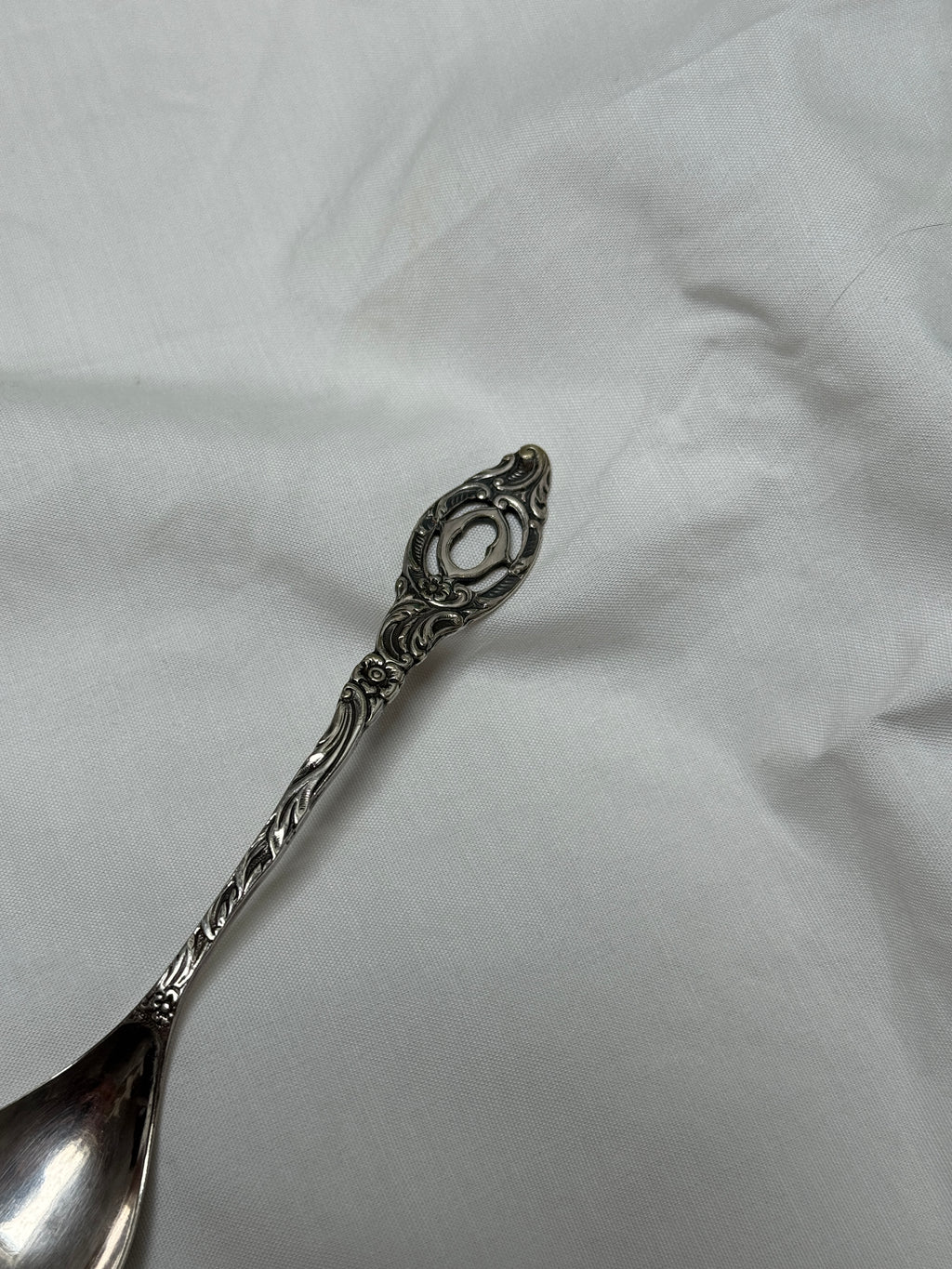 Bague argentée//Lettre O