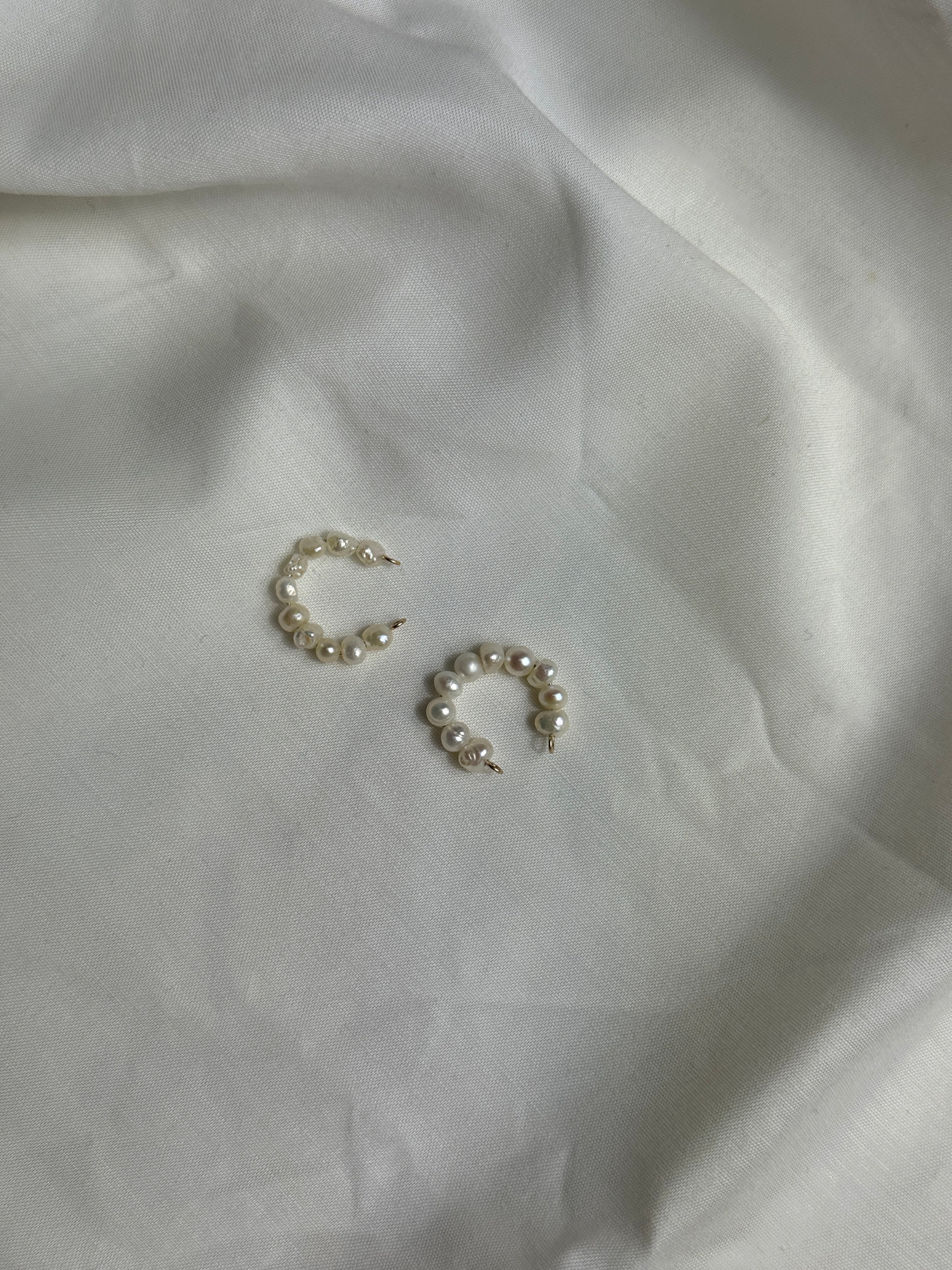 Earcuff en perles d'eau douce