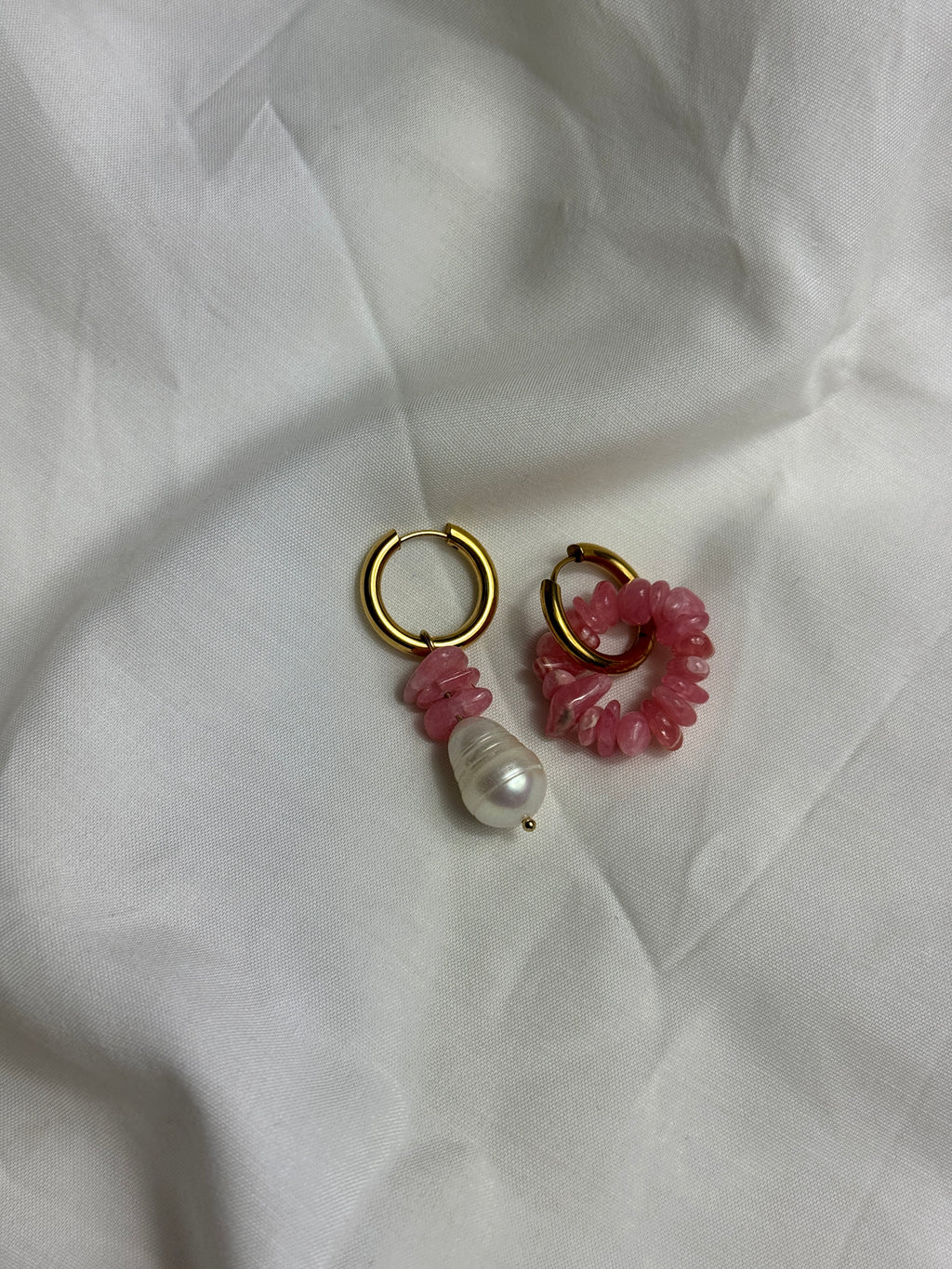 Paire petites créoles dorées & Quartz rose