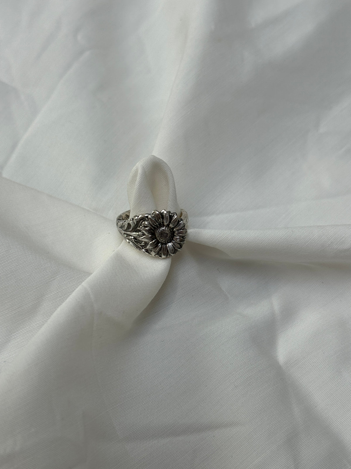 Bague marguerite argentée